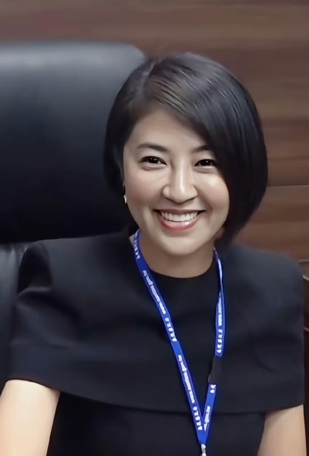 在国民党中生代当中，许淑华堪称蓝营女性中最有潜力的人选。她外形形象出众，