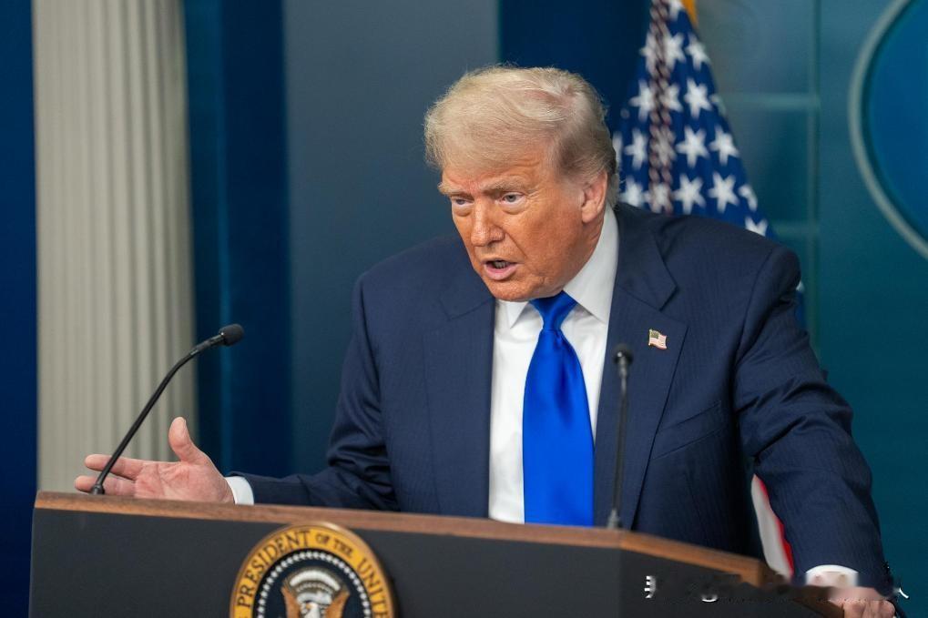 西方敢动中国的钱？试试看！7590亿美元美债根本不是什么外汇储备，而是埋在华尔街