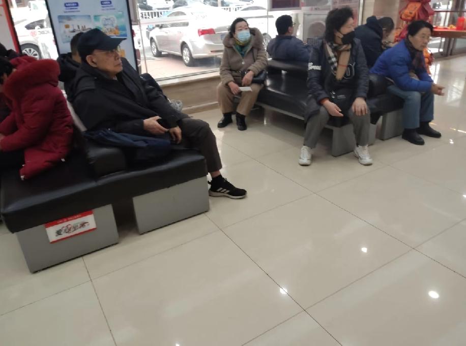 银行窗口效率低，为啥迟迟不上AI？真相远比想象的复杂银行排队1小时、窗口效