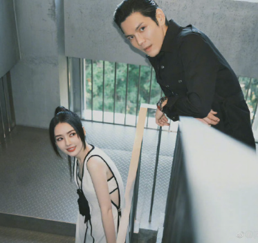 向佐郭碧婷合体写真，笑容好幸福啊