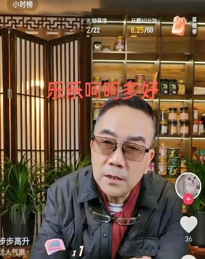 昨夜在杨议的直播间，瓜吃撑了！四千多人的直播间，杨议直接抛出一个大瓜：“你们