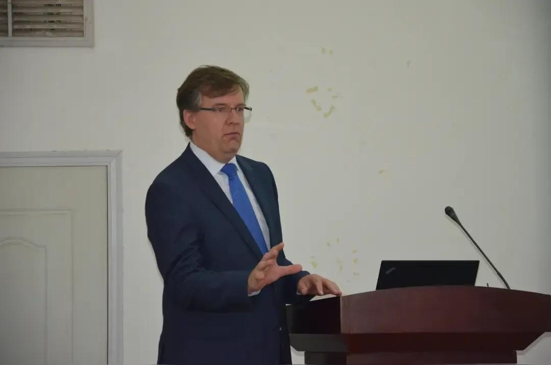 一名德国教授说：日本“瑞宝丸”号多次强闯钓鱼岛是因为他们知道中国绝对不会向他们开