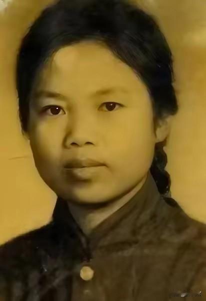 1977年12月14日，31岁的李九莲被押到了刑场。倔强的她怎么也没有想到自己就