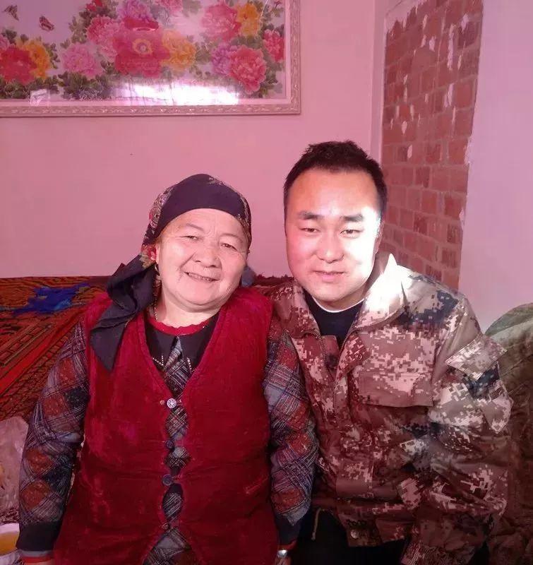 “妈, 我有一个新妈妈了。呀! 您先别揪我耳朵, 听我说完......”