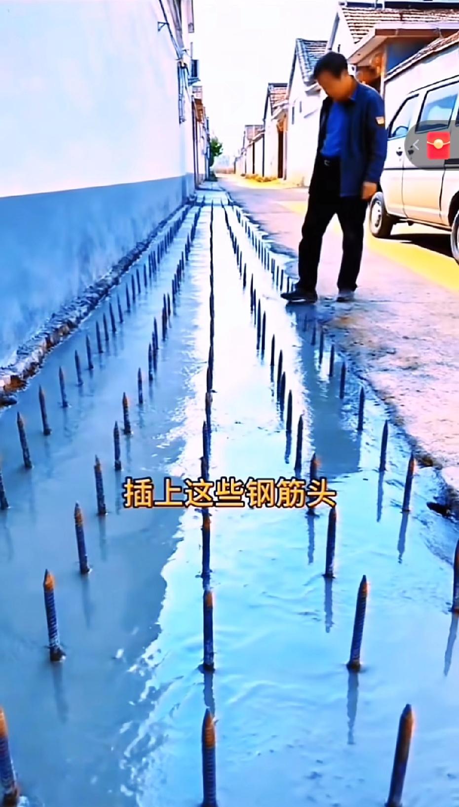 太吓人了，河南大爷自建房装钢刺这还是真是头一遭见，河南有个大爷，也可能是觉