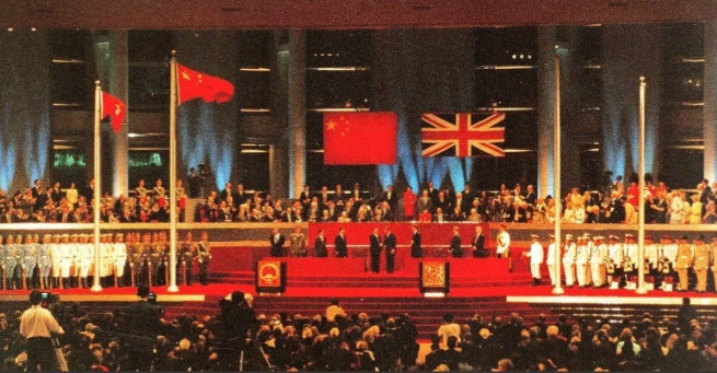 香港回归与马岛争端：英国的双重标准背后