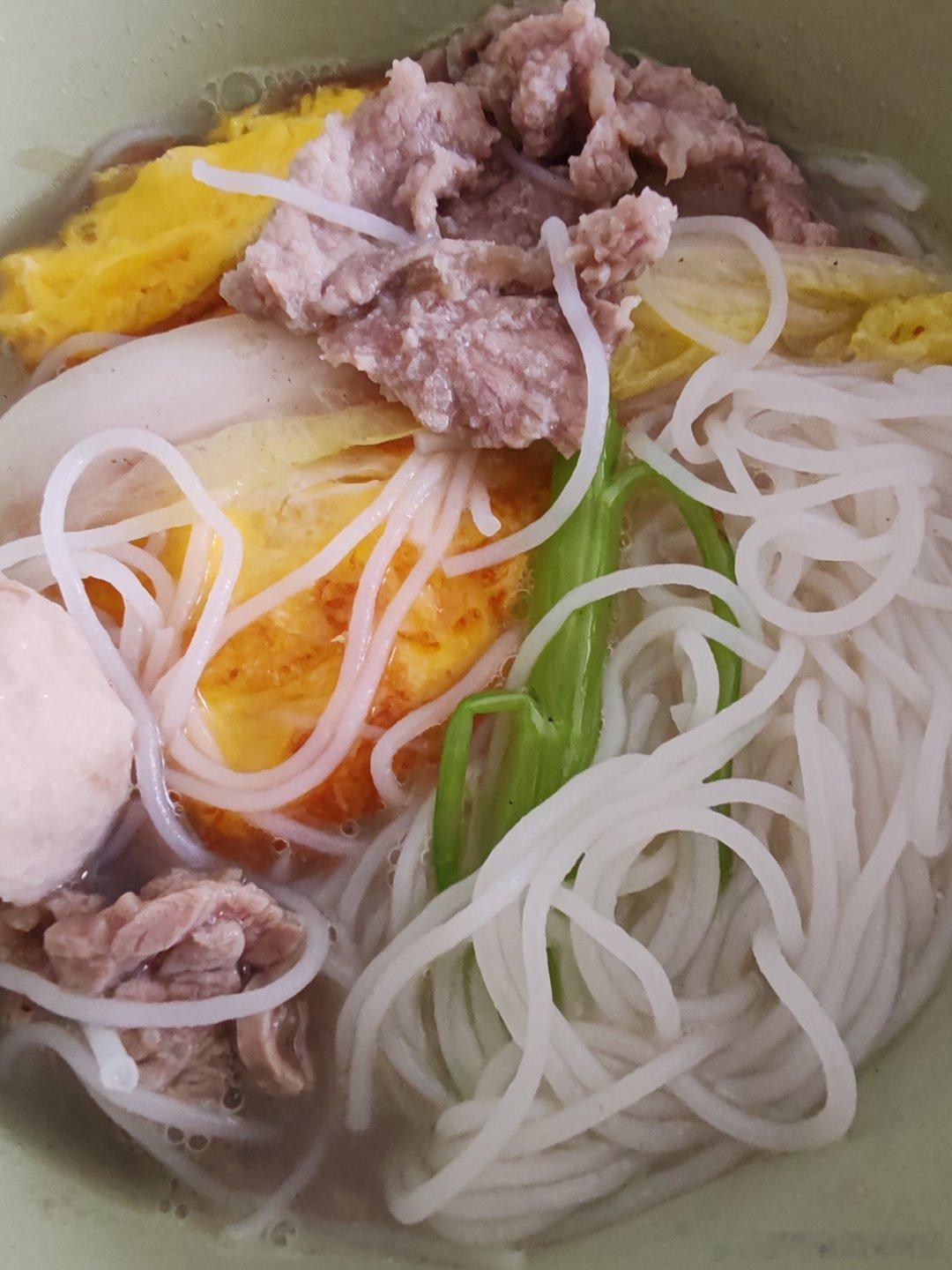不想煮饭就吃米粉～