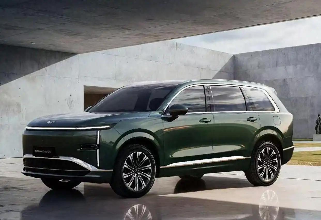 五菱新款插混大型SUV酷似路虎，这设计是真好看👀我记得五菱汽车的品牌理念就