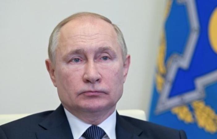 第一面白旗举起，俄罗斯终于看清，关键时刻谁才是真朋友，俄罗斯没想到，第一个扔下白