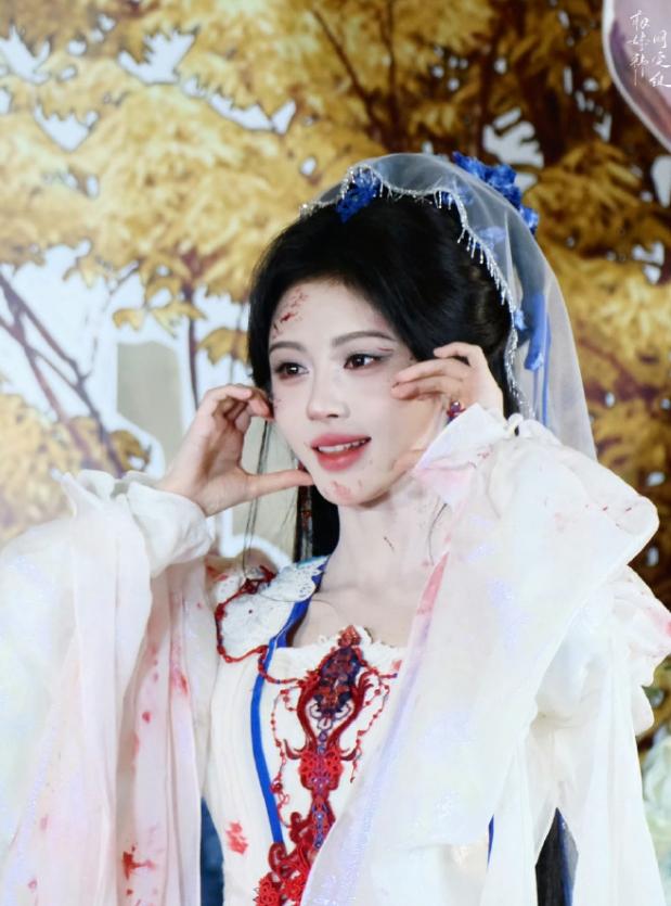 鞠婧祎《万花世界》选角困难！鞠婧祎一次性官宣了《来战》和《万花世界》，《来战》