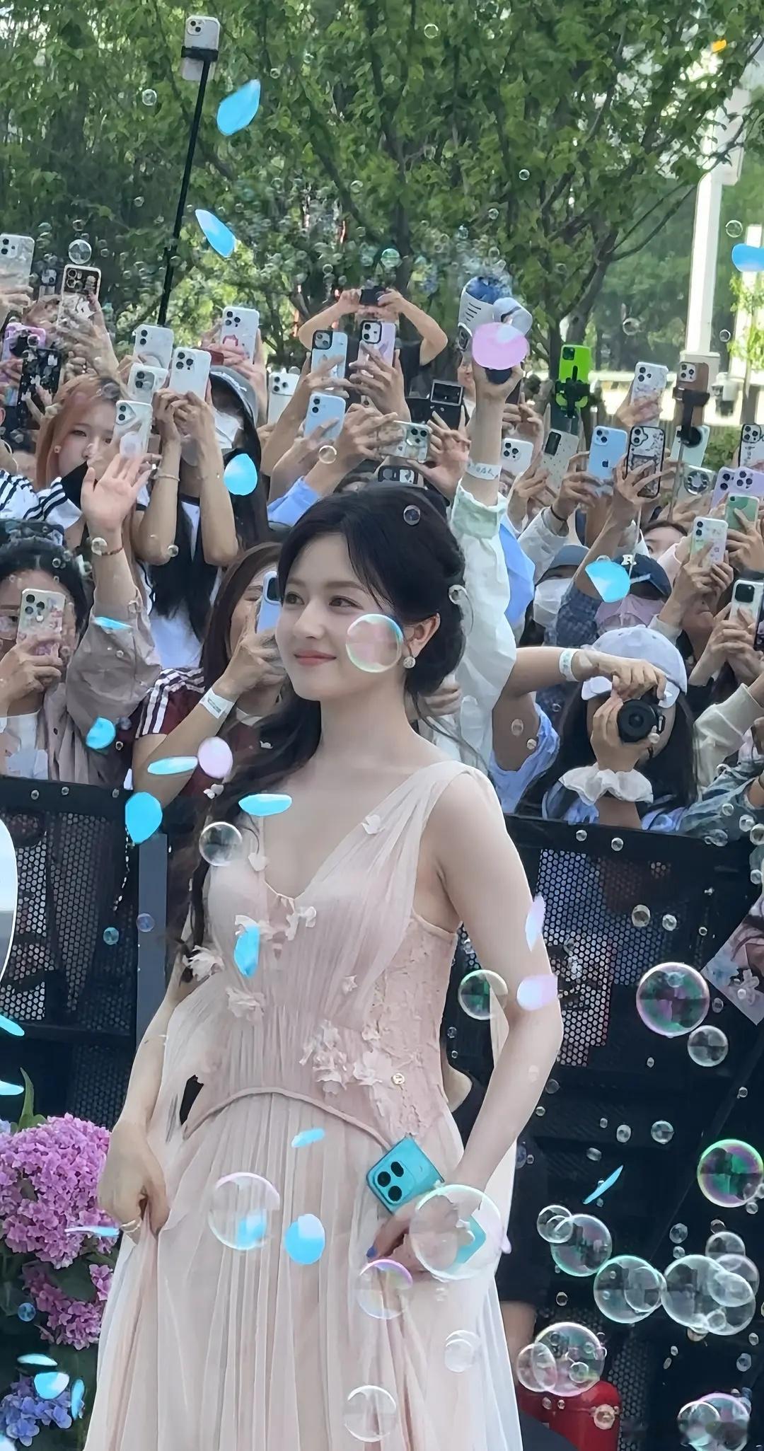 李兰迪虽然胖了，但脸还是很顶啊