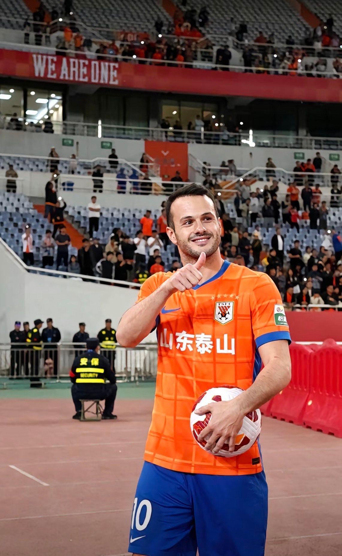 种种迹象表明，瓦科留在泰山队的几率增大了。之前我就说过，如果说泰山队开出的条件