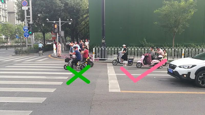 [胡律师说法]自行车,电动自行车到底怎么过马路?