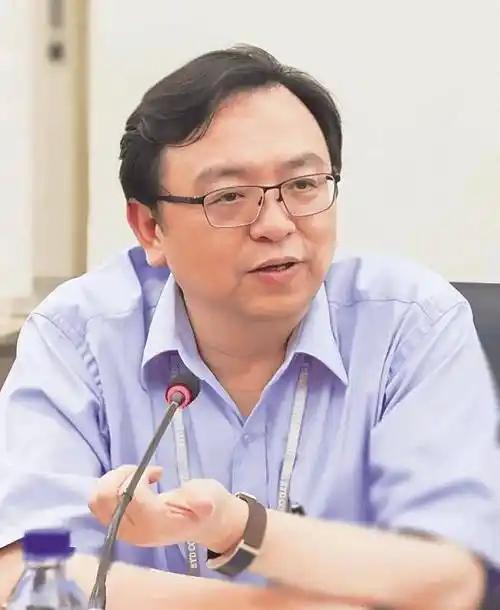 2020年，俞敏洪问王传福:“你的公司为什么要取名叫比亚迪？”王传福摆摆手:“我