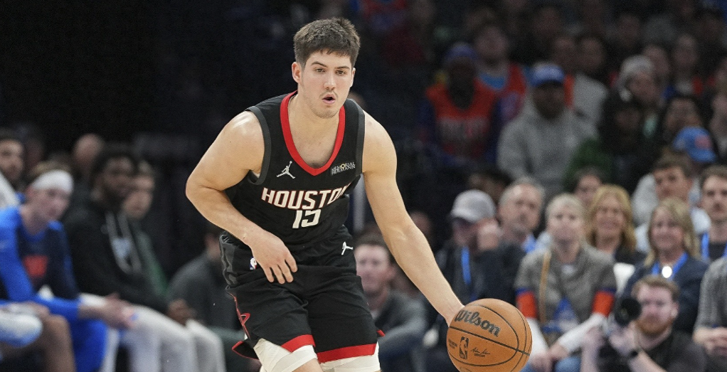 本赛季火箭小将谢泼德表现出色，他场均出战24.9分钟得到14.3分2.8篮板3.