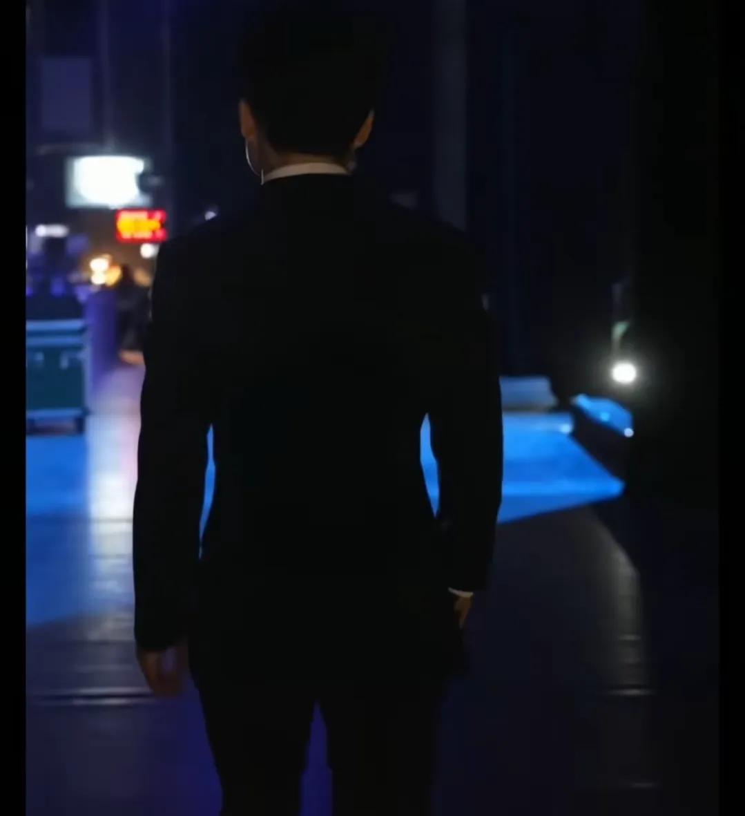 当董宇辉女朋友没谈，谈了两个西瓜，还弹崩上了热搜时，当他离开甄选股价从75元掉到