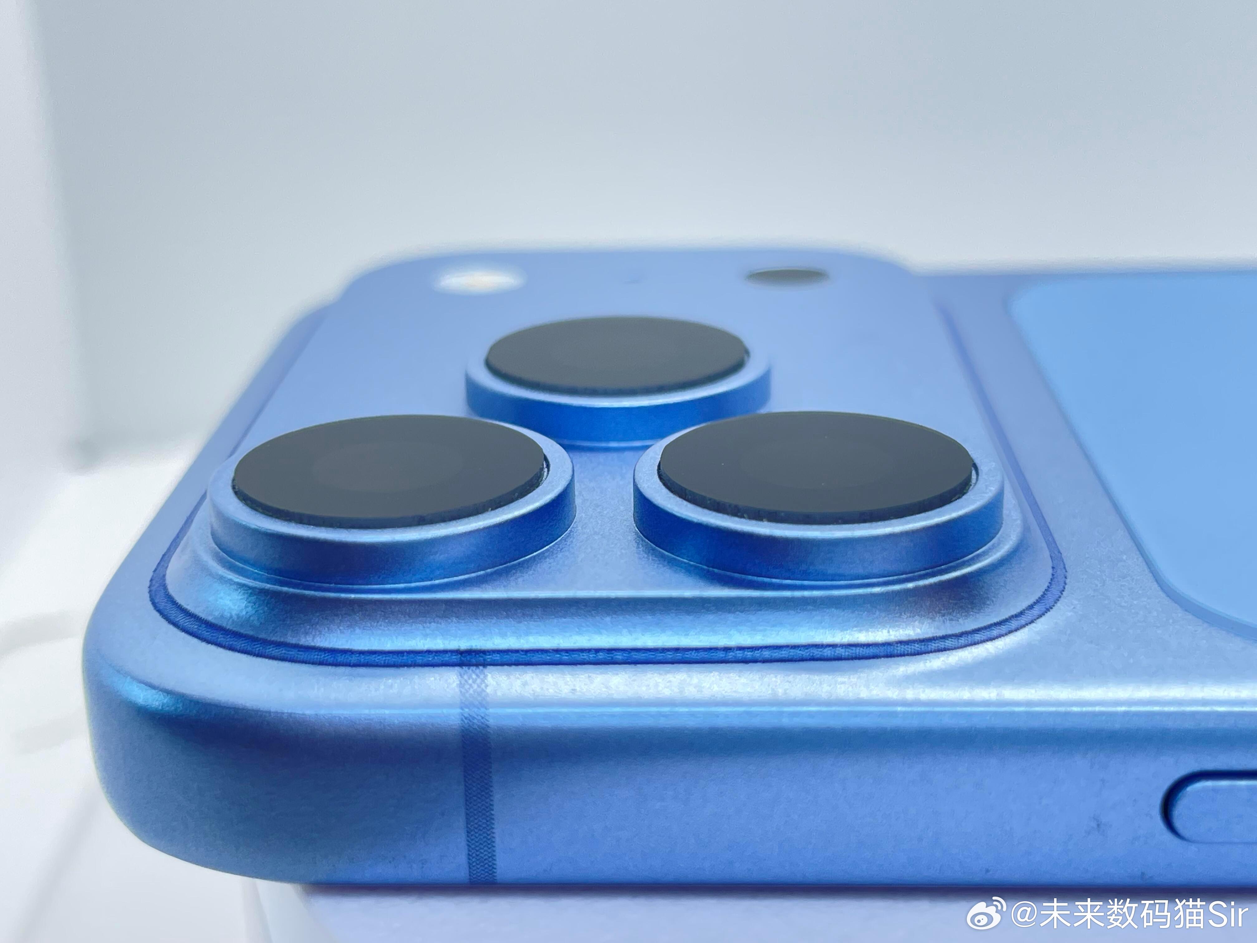 #蓝色iPhone18Pro更抢手#iPhone18pro选勃艮第酒红还是冰川蓝～今年iPhone1