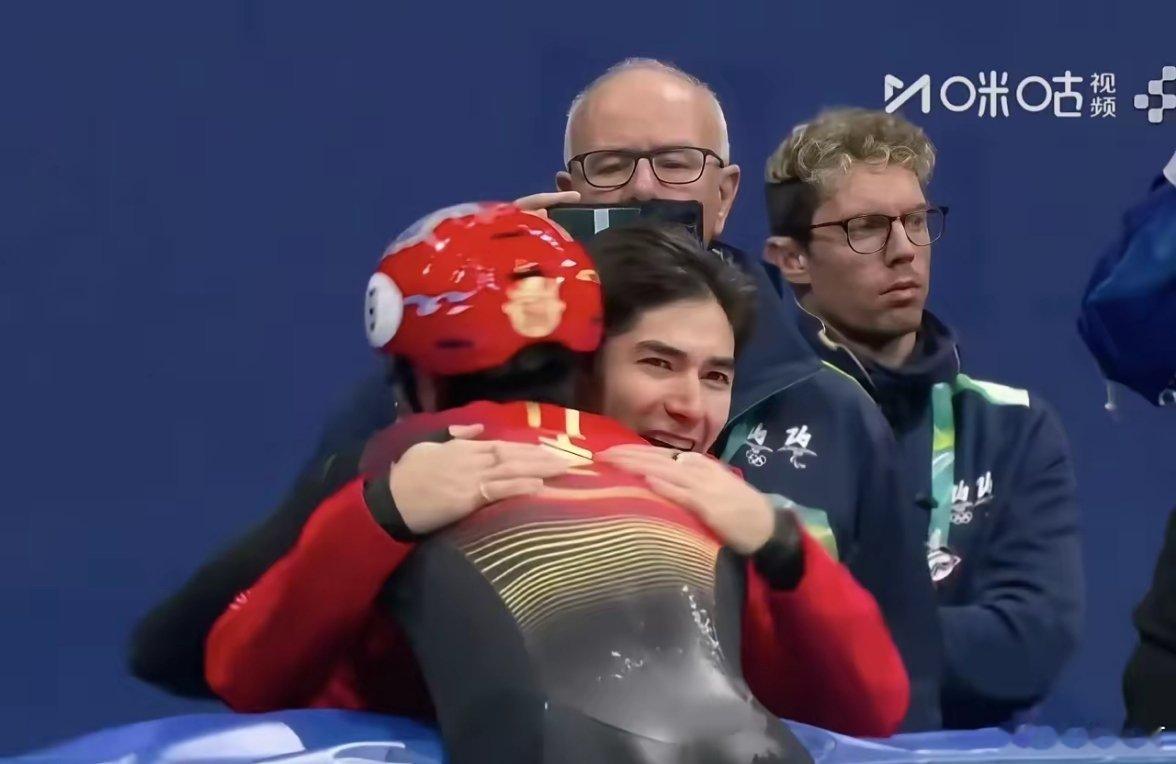 孙龙银牌孙龙哭得像个孩子一样！热泪盈眶！孙龙终于是卸下了心中的包袱，4年前的北京