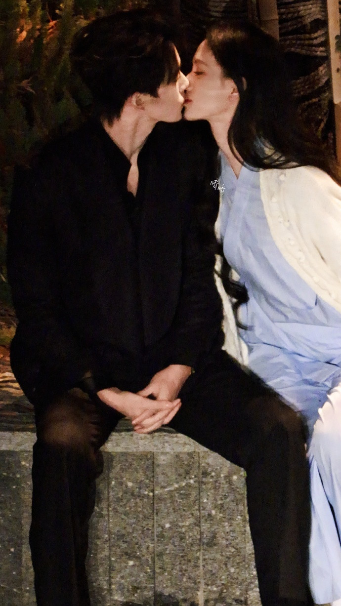 敖瑞鹏教沈羽洁怎么拍吻戏不二之臣大事妙得很不二之臣大事妙得很，敖瑞鹏教沈羽洁怎么