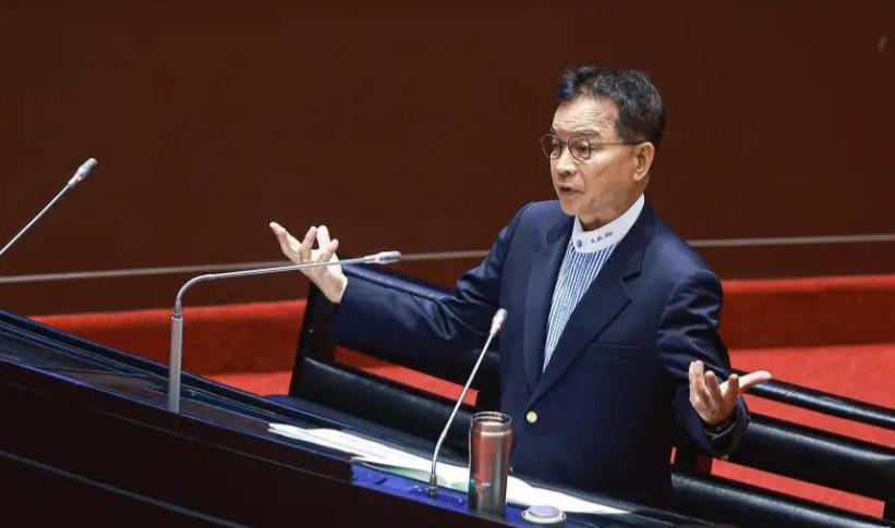 国民党籍“立委”赖士葆7月31日指出，目前有“相当多的区域‘立委’”支持倒阁案。