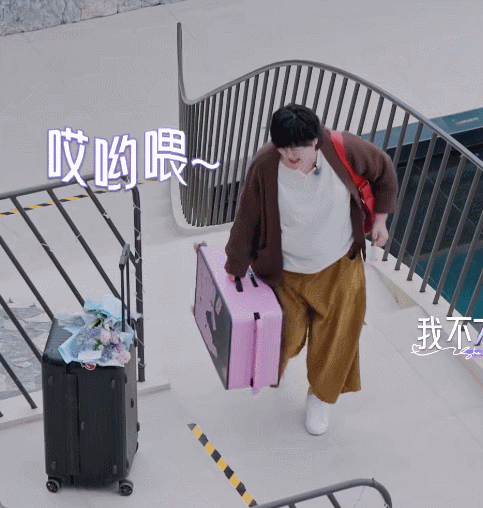 于娜退圈十年归来胖若两人21天重养自己褪去耀眼光环直面现状，勇敢直面自己所有身心