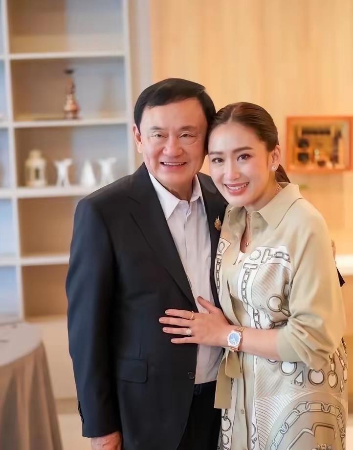 佩通坦所在的为泰党再次向泰国总理宝座发起进攻，这次为泰党派出来新生力量，给人的感