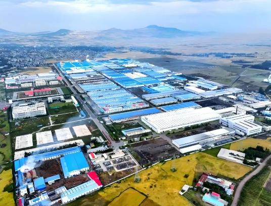 忽略繁杂的国际噪音，五一后中国对非53国零关税的落地，才是值得重点关注的大事。这