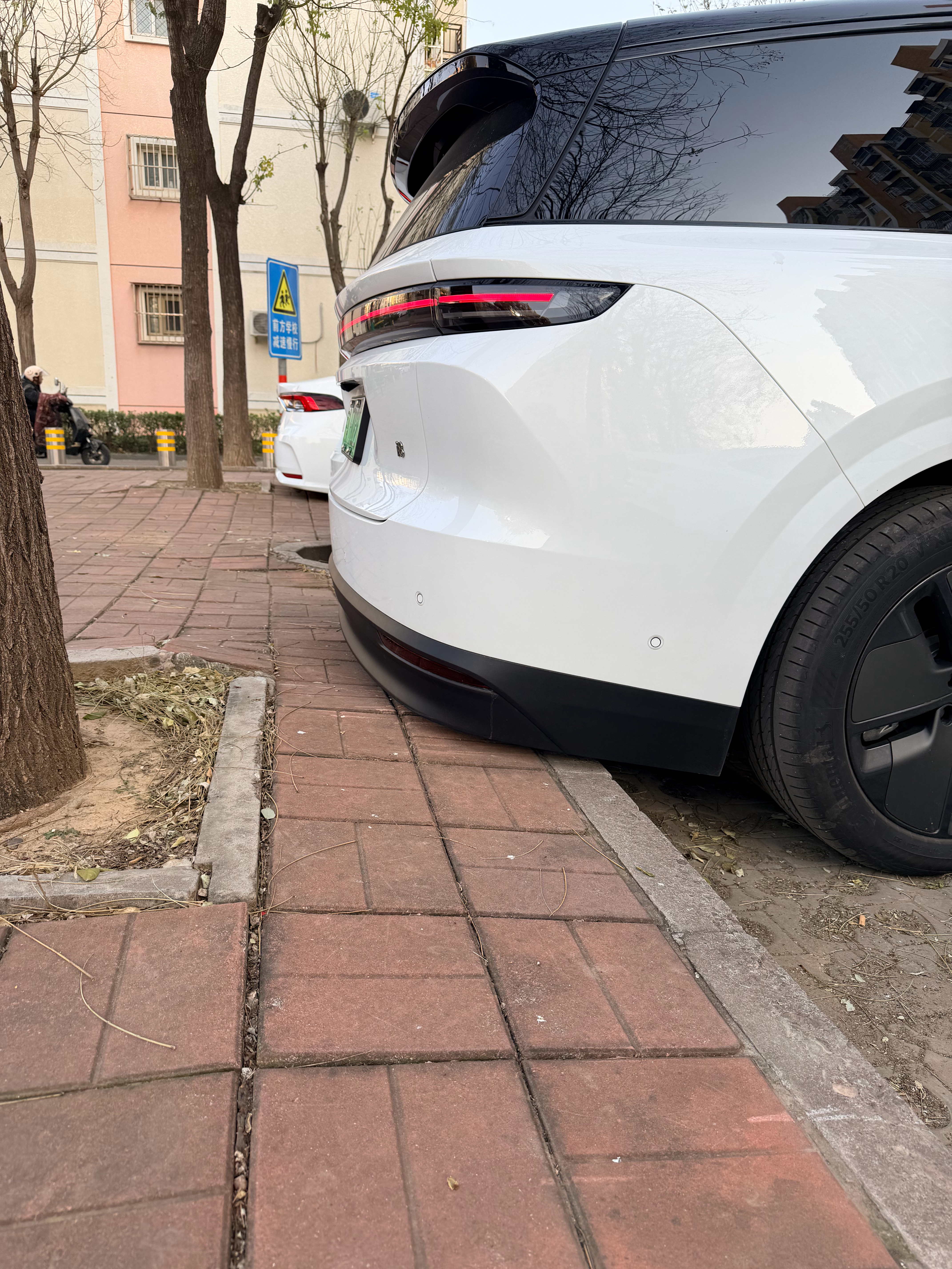 这种位置得警惕，后面竟然有个凸起