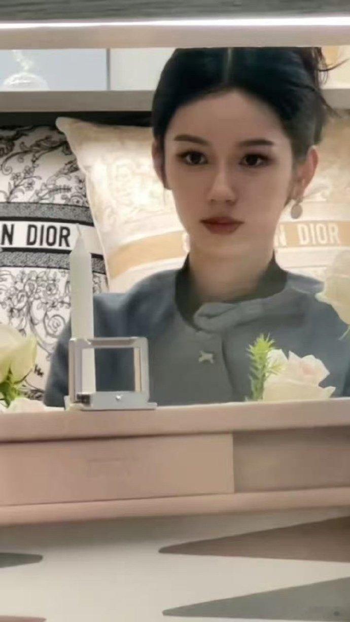 当女神这个词没出现之前我们都叫周也，从此大女主文都有了脸周也豪门大小姐