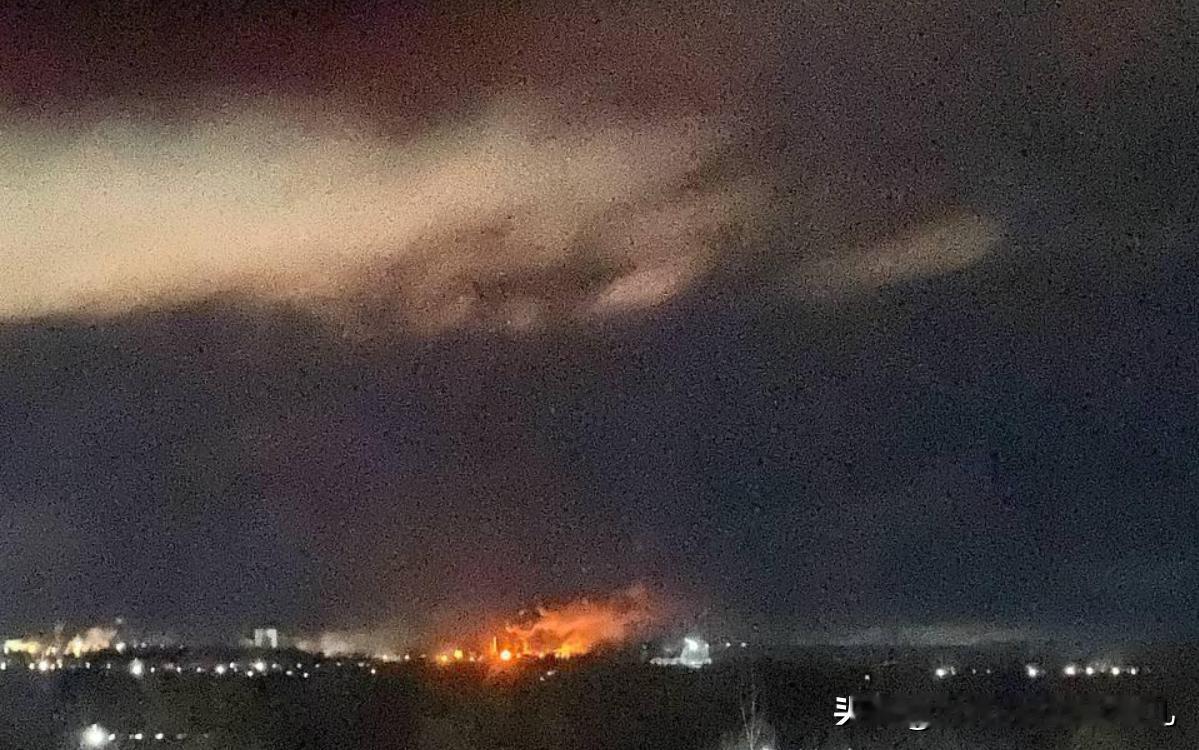 乌克兰无人机袭击了俄罗斯三家工厂,导致俄罗斯十余座机场关闭!10月29,下午看点