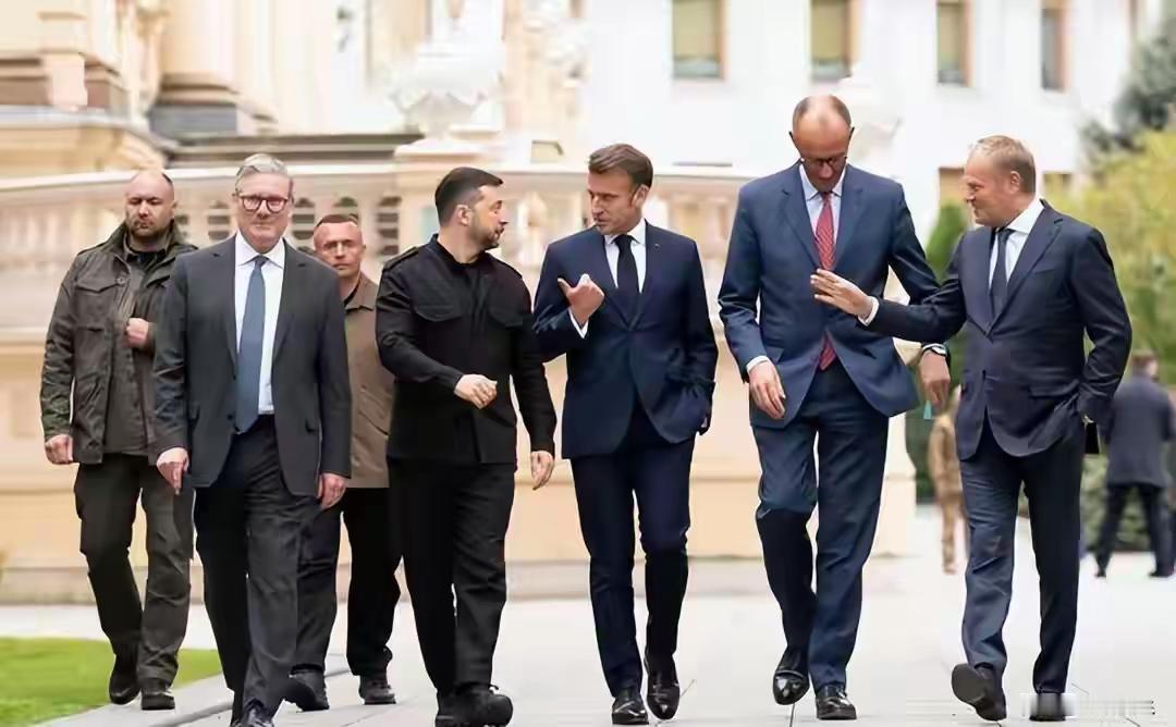 乌克兰要投降俄罗斯吗？想得太天真！和俄罗斯打了四年，俄周边小国谁能抗下这四年