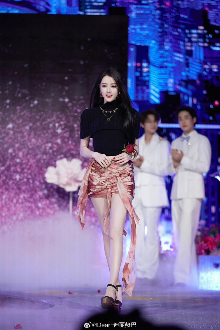 迪丽热巴心跳超过刘宇宁好六归墟联谊大会实锤高甜！刘宇宁一句话让热巴心率飙升，啊啊