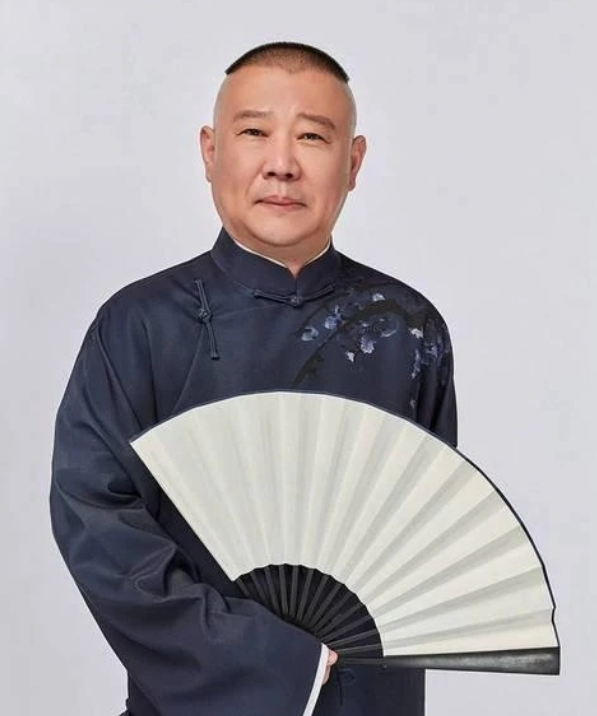 我问闺蜜，郭德纲咋被约谈了？是观众故意挑刺儿吗？闺蜜说，你没看北展那场演出