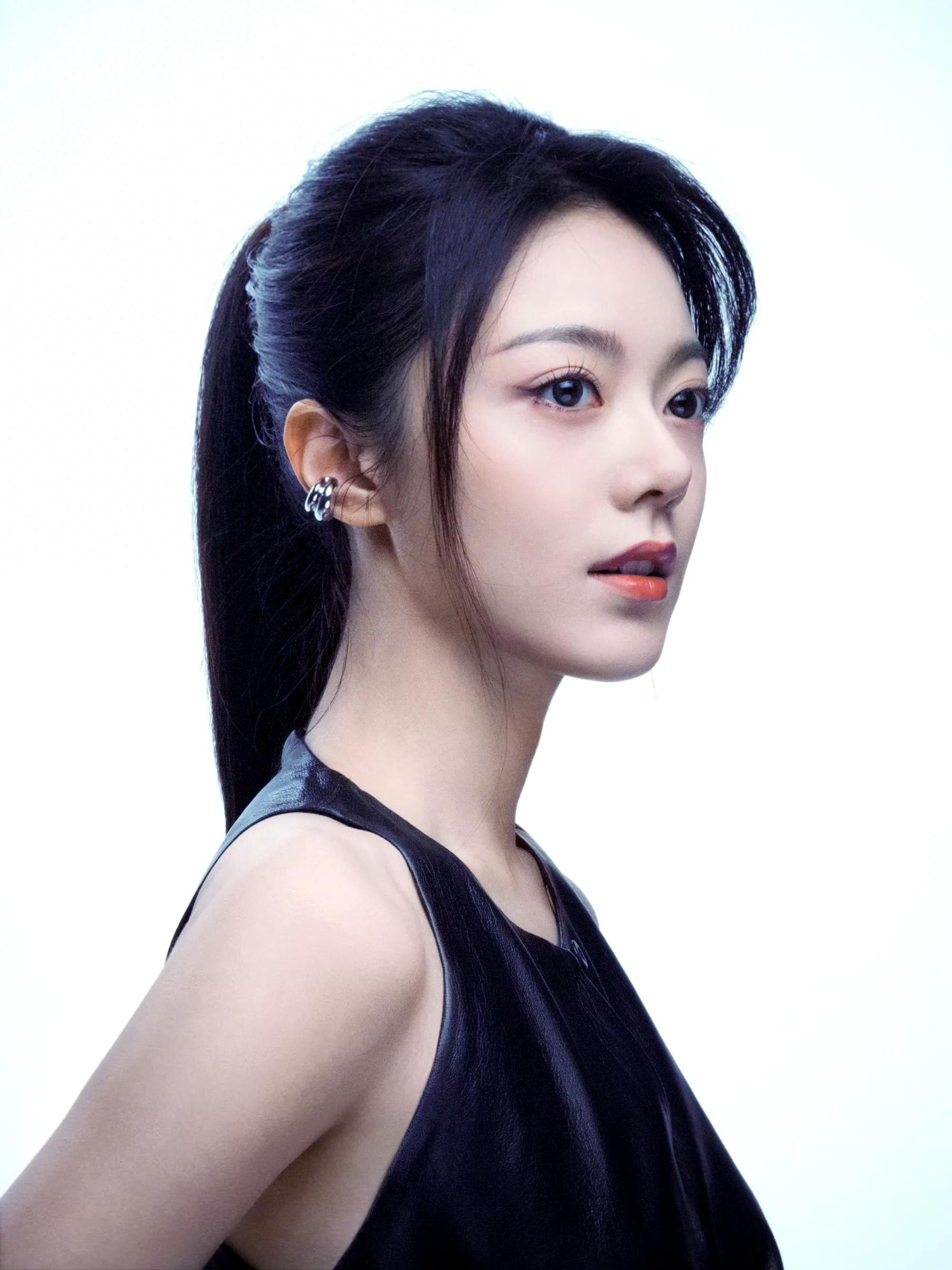 女星赵今麦高马尾造型：又美又飒！