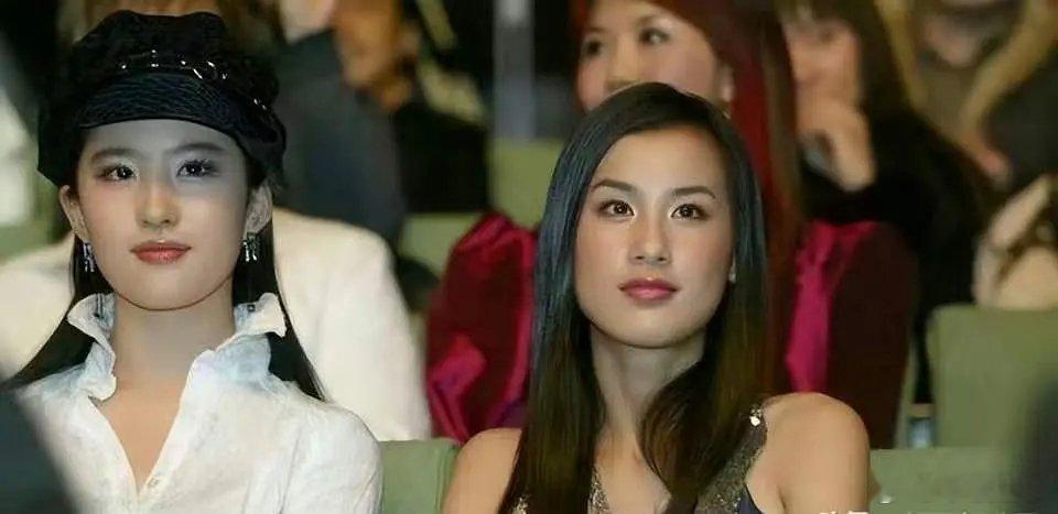 刘亦菲黄圣依经常被说像你们觉得呢