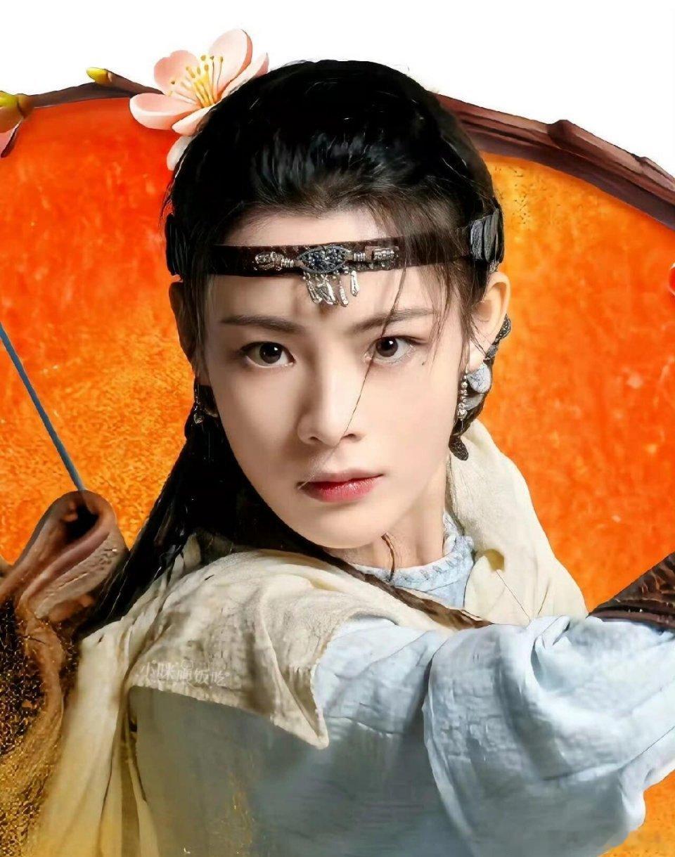 李云霄和陈丽君，正在重走何赛飞的老路。这两个人借着越剧的流量，开始把精力更多地花