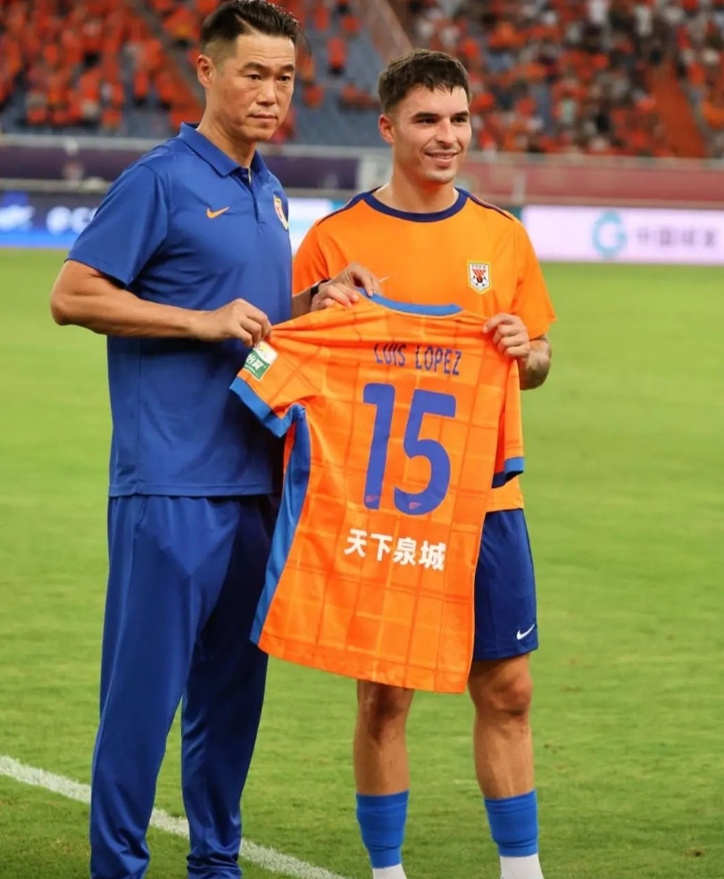 请神容易送神难！3轮谈判后，山东泰山外援洛佩斯依然赖着不走！据山东多个足球自媒