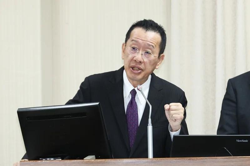 解放军举行围台军演，网传台“防长”顾立雄休假，台军方发言人孙立方今天表示“匪夷所