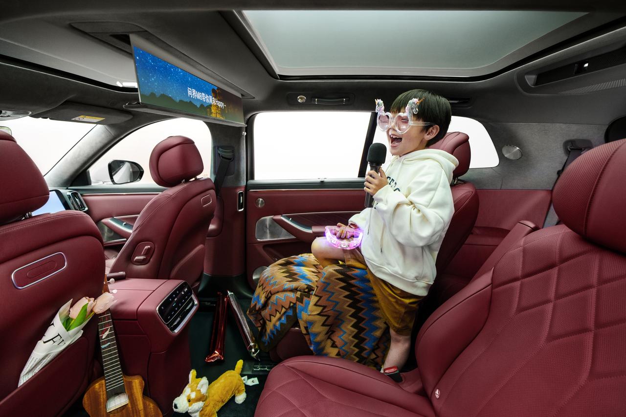 华为全家桶用户的“心头好”，问界M8为何能让数码党集体破防？作为华为手机用户，