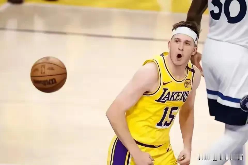 弹无虚发！湖人奇兵27分爆发，里夫斯28+16率队险胜森林狼