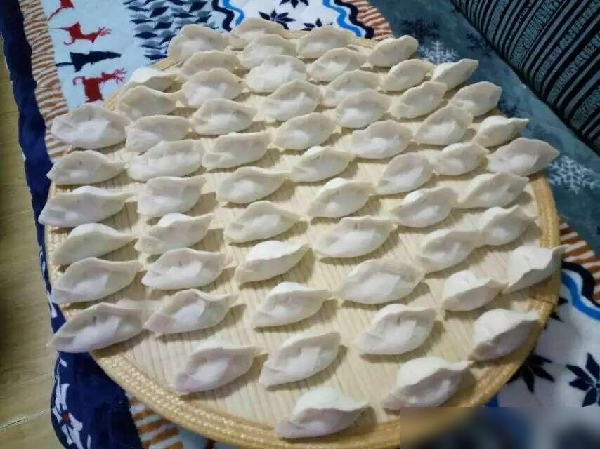 下午跟老妈聊天，说我父亲在长春住院的时候一共花了8000多块钱，医保报销了400