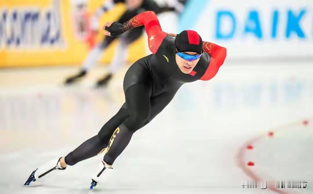 国际滑联速度滑冰世界杯分站赛开始第四站挪威哈马尔站的比赛，这也是2026年米兰-