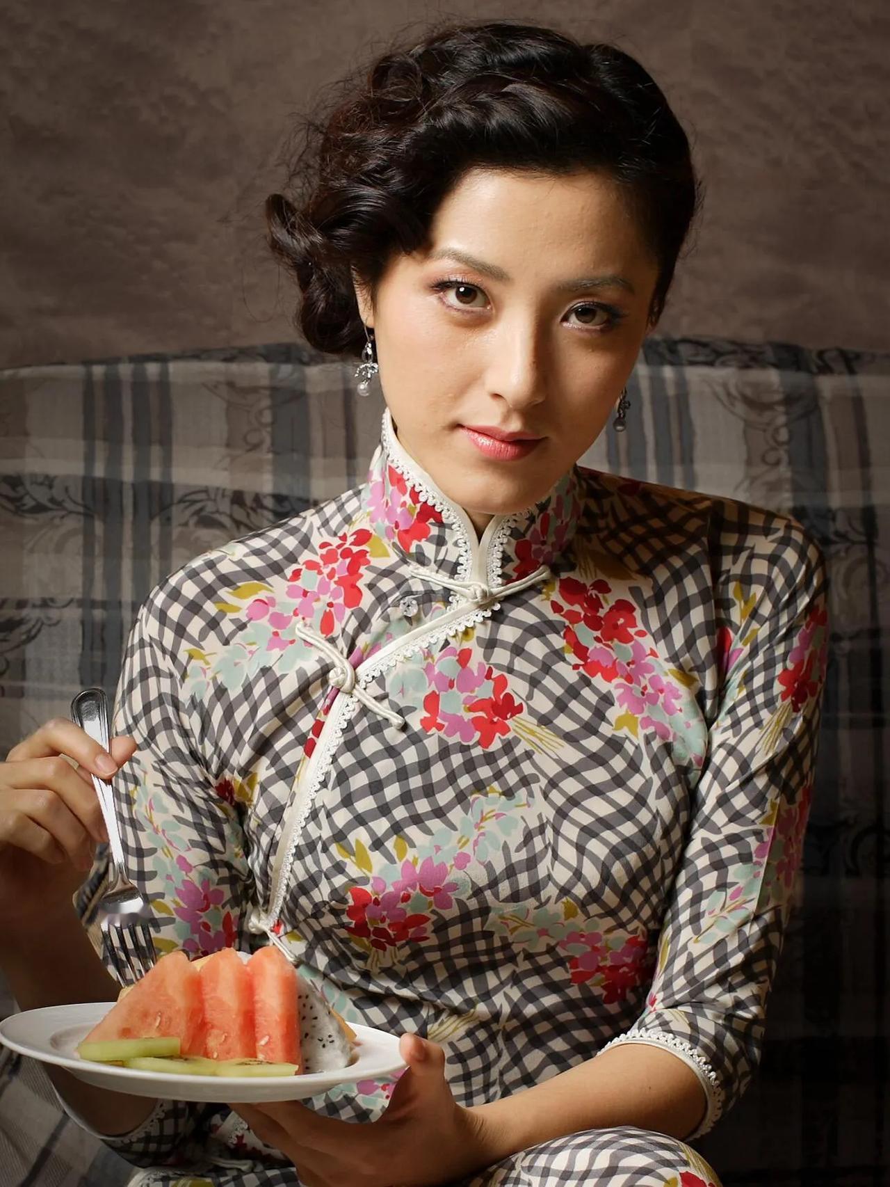 曾黎阿姨充分诠释了什么叫国民大美女，美呆了！曾黎写真