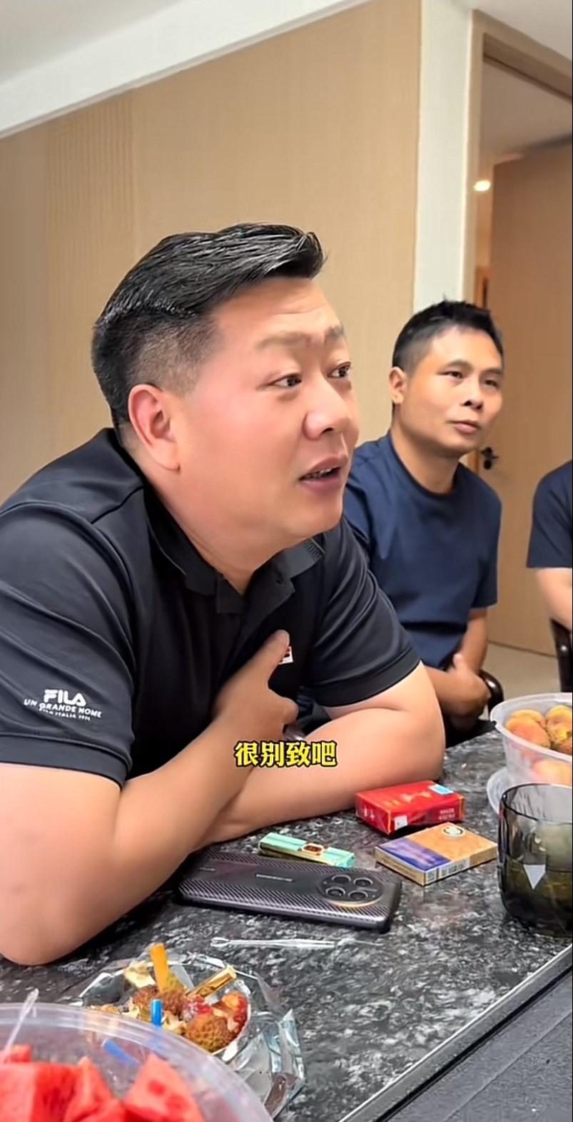 张大炮，好了伤疤忘了疼。主动脉堵了85%，又开始抽烟了，我我觉得他忘了自己曾经