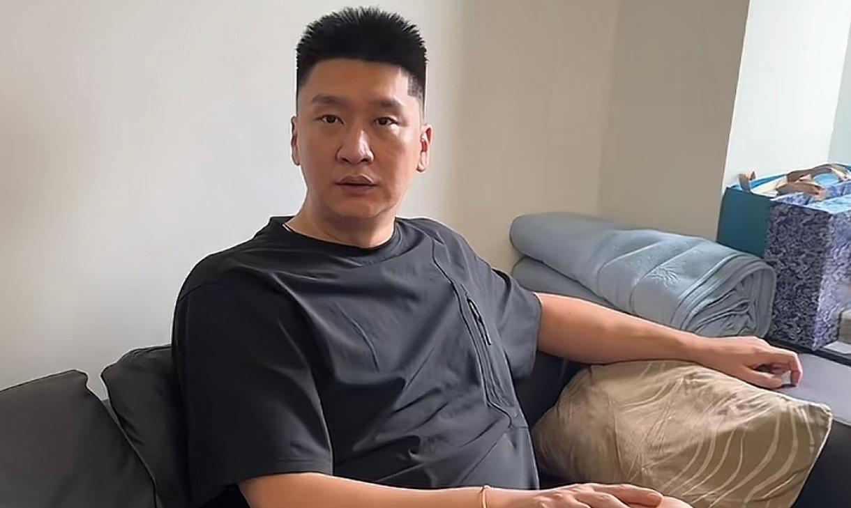 不知道大家有没有注意到，京粤大战第三场打完，孙悦提了个挺有意思的细节北京队许导在