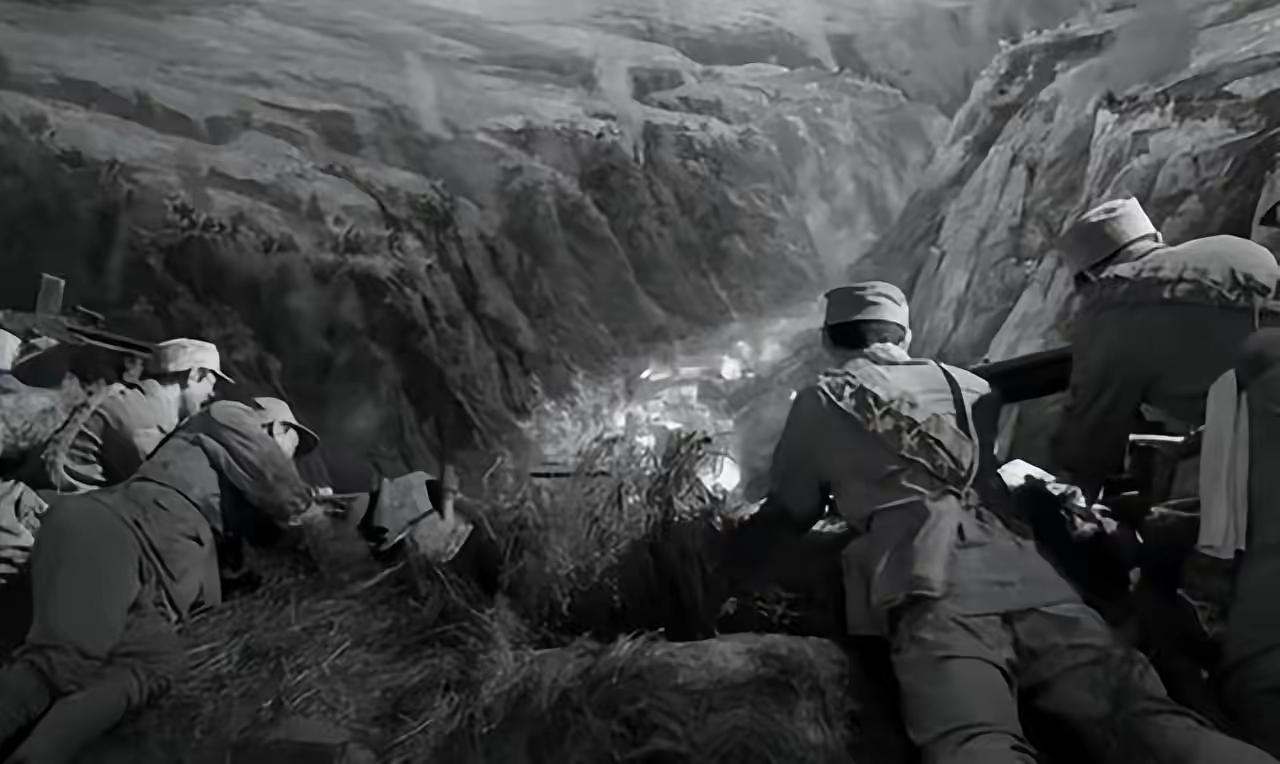 1935年，红军攻克腊子口后，打开鲁大昌留下的仓库，全军都沸腾了，里面堆满了粮食