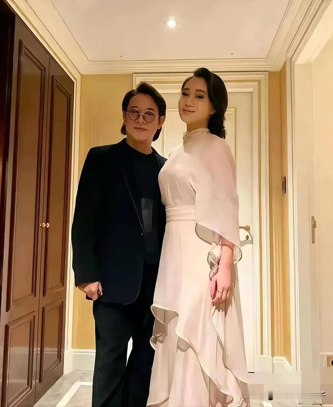 李连杰送给大女儿的新婚礼物，价值约30万的国产车，遭到网友吐槽！8月8日，李连