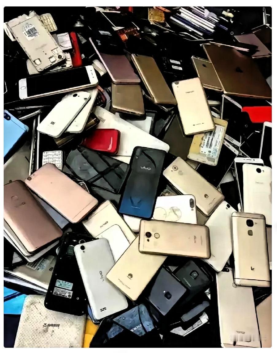 一直以为街边收旧手机的，是搞提炼"黄金"。结果却错得离谱！那淘汰下来的破手机
