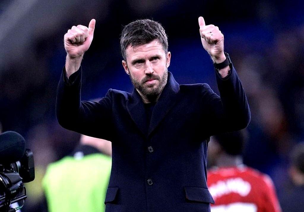 曼联这次真的要变天了。谁能想到，一个临时教练，9场比赛7胜1平1负，直接把球队从