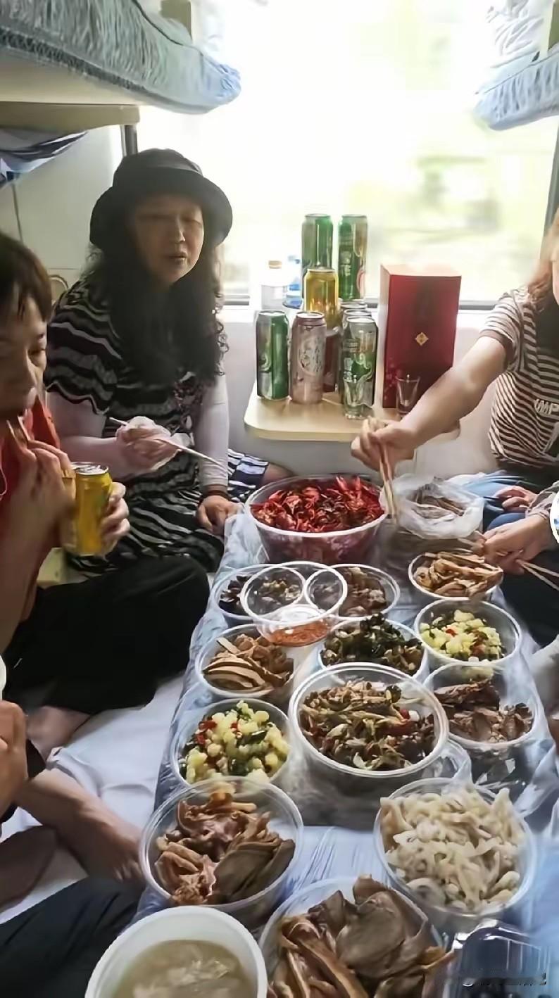 退休阿姨的生活多姿多彩啊[赞]